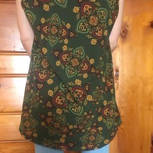 Lula roe high low shirt